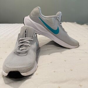 Nike Light Gray and Aqua Running Shoes